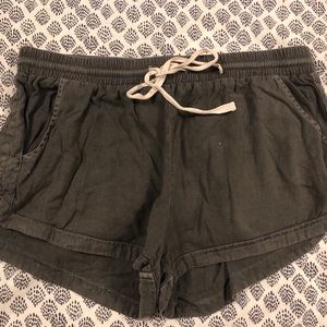 Billabong grey flowy shorts!!